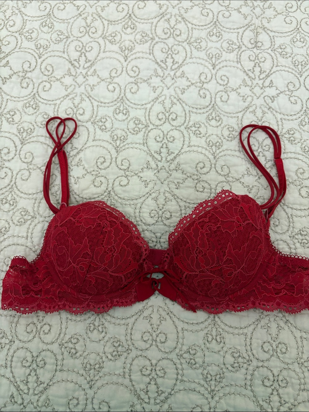 Le perla Red Lace Push-Up padded Bra - Women Intimates 32A